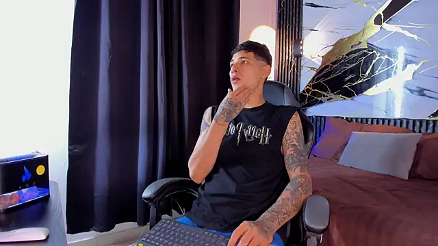 kyle smithxx online show from December 23, 8:23 am