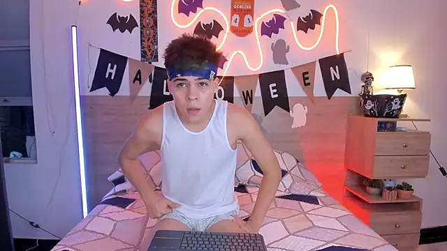 Snapshot of justinbiler chatting on October 22, 1:48 pm justinbiler online show from October 22, 1:48 pm