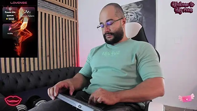 Snapshot of Luke__09 chatting on March 7, 12:23 pm Luke  09 online show from March 7, 12:23 pm