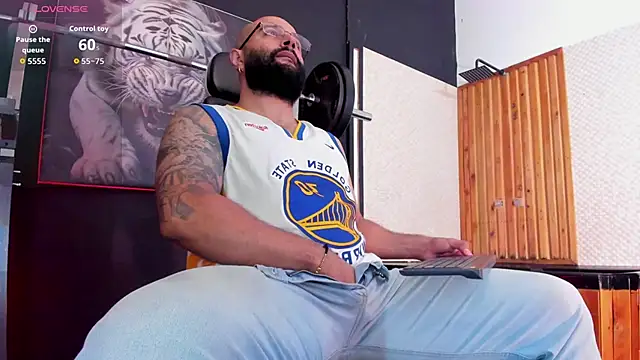 Luke  09 online show from April 9, 11:49 am