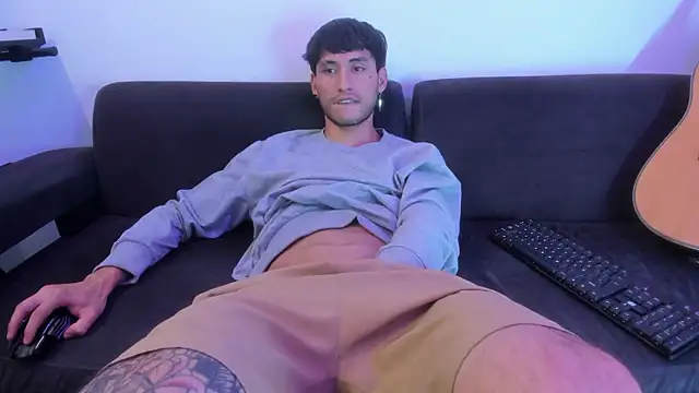 Henrikk senn online show from February 12, 1:06 pm