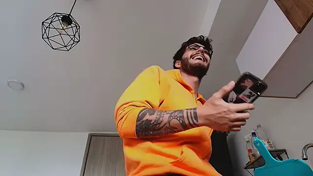 thomas gun online show from March 24, 8:13 pm