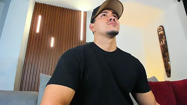 lucasanto  online show from March 14, 2:40 am