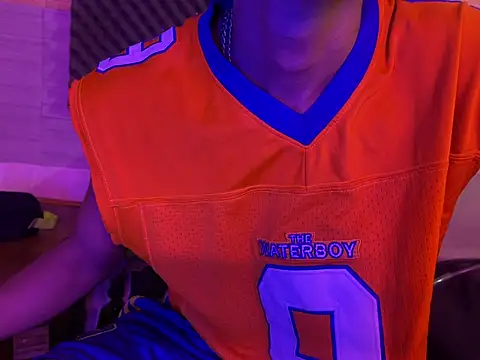 thesummerboy online show from March 18, 2:17 pm