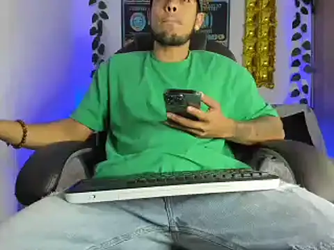 mikee scooth online show from January 20, 2:32 am