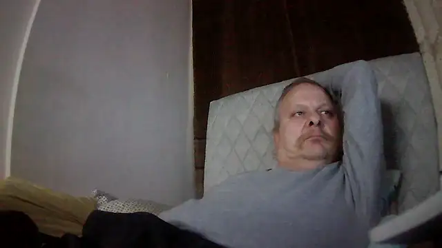 amylrmm1903 online show from March 29, 1:11 pm