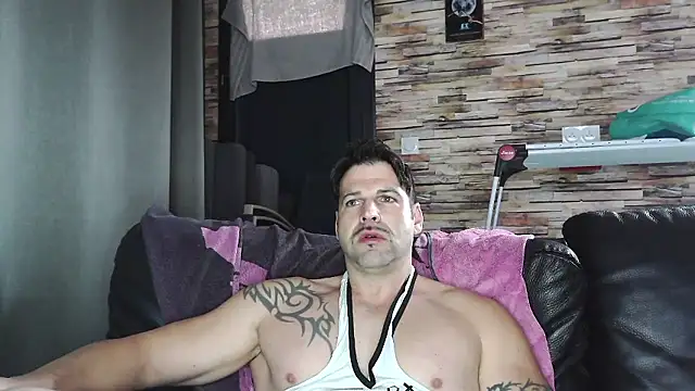 XxBigboybandxX online show from January 8, 9:25 am