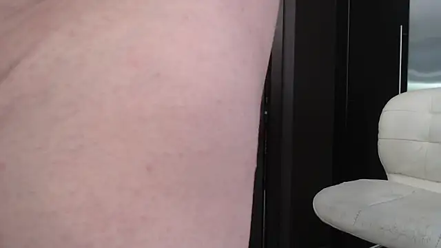 Toy-Daddy online show from September 19, 3:45 pm