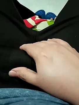 Snapshot of beautiful_hands_ chatting on December 12, 6:57 am beautiful hands  online show from December 12, 6:57 am