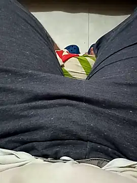Snapshot of beautiful_hands_ chatting on February 25, 6:47 am beautiful hands  online show from February 25, 6:47 am