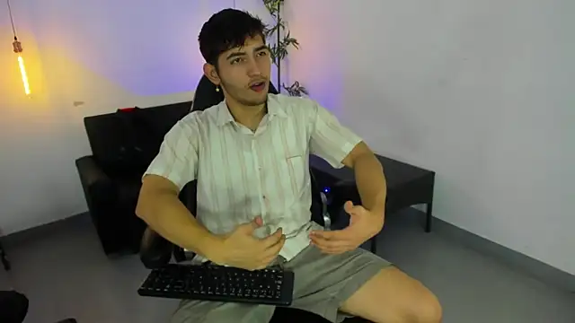 DiegoRogue  online show from December 9, 12:31 pm