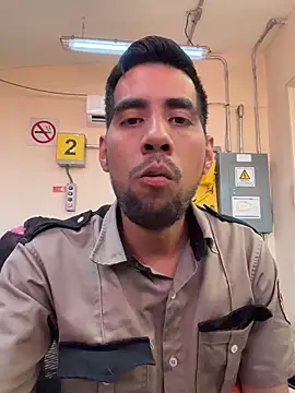 EnriquePersian197 online show from April 30, 8:57 pm