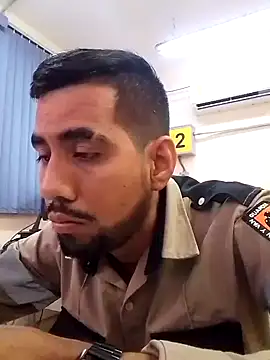 Snapshot of EnriquePersian197 chatting on January 16, 2:08 pm EnriquePersian197 online show from January 16, 2:08 pm