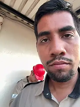 Snapshot of EnriquePersian197 chatting on December 12, 1:39 pm EnriquePersian197 online show from December 12, 1:39 pm