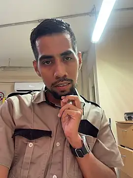 EnriquePersian197 online show from July 4, 12:46 am