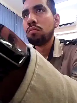 Snapshot of EnriquePersian197 chatting on January 23, 2:17 pm EnriquePersian197 online show from January 23, 2:17 pm