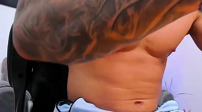 OwenMaximus814 online show from December 4, 7:34 pm