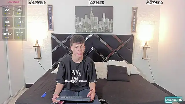 Snapshot of toyboys1 chatting on September 20, 3:06 am toyboys1 online show from September 20, 3:06 am