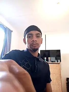 29YOURZ 28  online show from December 7, 7:38 am