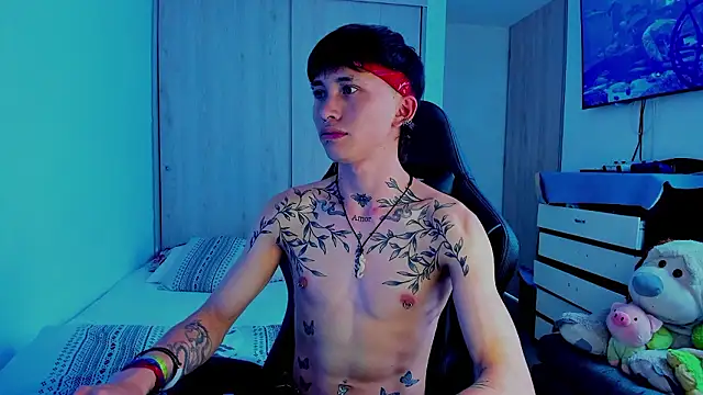 juniior 2311  online show from February 5, 8:38 pm