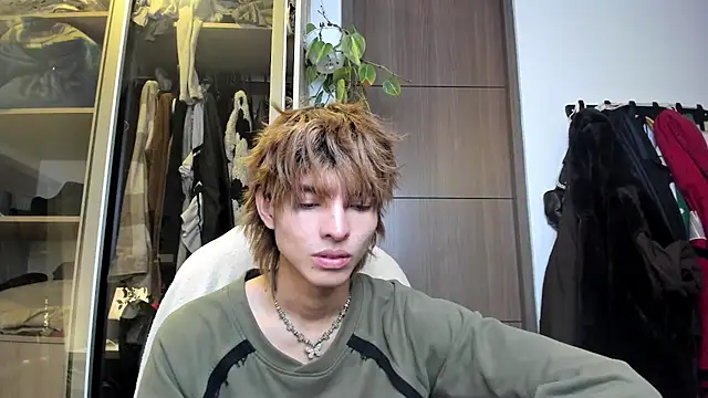 Snapshot of santy-kitty chatting on February 19, 12:14 am santy-kitty online show from February 19, 12:14 am