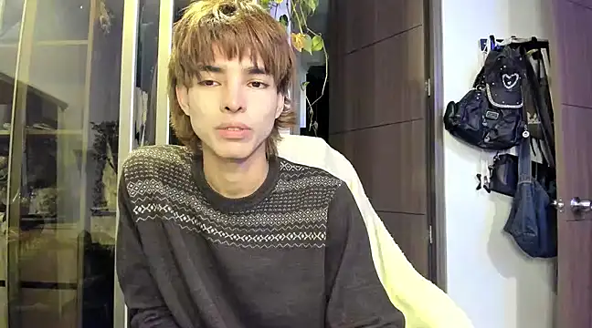 Snapshot of santy-kitty chatting on January 29, 1:27 am santy-kitty online show from January 29, 1:27 am