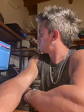 victorxxx2401 online show from January 3, 4:11 am