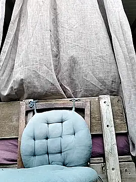 gwadaa9 online show from April 4, 6:27 pm