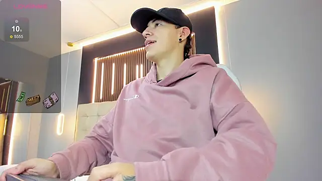 Lobo 17  online show from April 15, 3:50 am