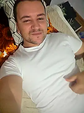 KarlosCarutox online show from October 3, 7:30 pm