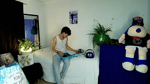 twink sebas  online show from October 17, 3:21 am