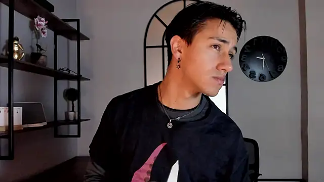 Snapshot of Andy_Joy_ chatting on October 23, 11:35 am Andy Joy online show from October 23, 11:35 am