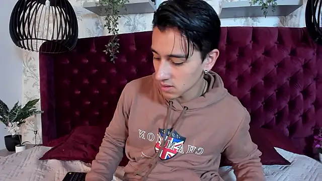 Andy Joy  online show from February 10, 11:59 am