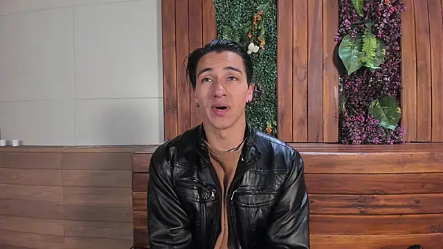 Andy Joy  online show from April 5, 12:01 pm