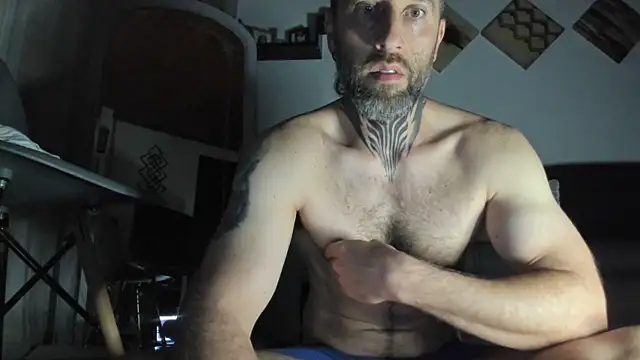 Snapshot of Antoniohot2024 chatting on January 22, 10:18 am Antoniohot2024 online show from January 22, 10:18 am