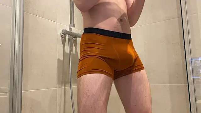 curlyboyy  online show from October 26, 10:12 pm