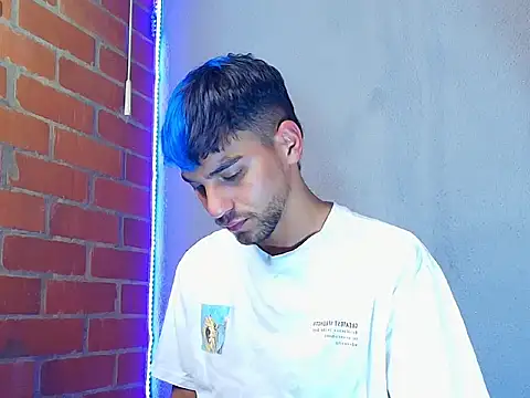 Leandro valenzuela online show from November 8, 9:29 pm