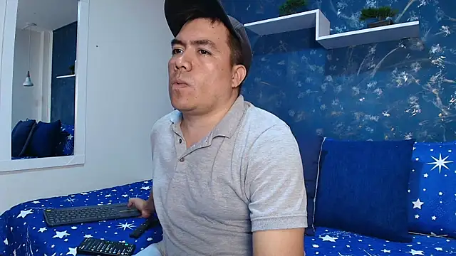 Snapshot of Jhonatan_Morales_S chatting on December 6, 9:57 pm Jhonatan Morales S online show from December 6, 9:57 pm