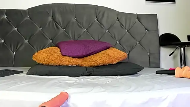 louis bcasta1 online show from October 12, 8:36 pm