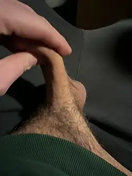 YoungCouple0604 online show from December 12, 10:42 pm