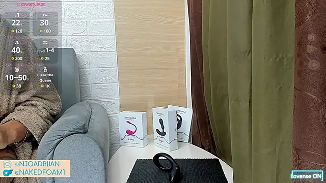 Snapshot of nakedfoam1 chatting on February 27, 1:24 am nakedfoam1 online show from February 27, 1:24 am