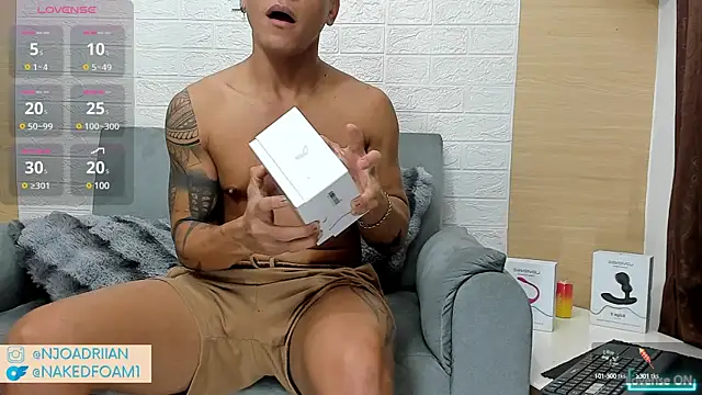 Snapshot of nakedfoam1 chatting on February 28, 2:09 am nakedfoam1 online show from February 28, 2:09 am