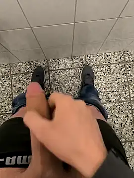 Snapshot of geilehecke1 chatting on March 10, 8:06 am geilehecke1 online show from March 10, 8:06 am