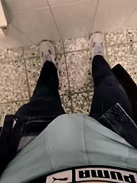 Snapshot of geilehecke1 chatting on January 29, 2:10 pm geilehecke1 online show from January 29, 2:10 pm