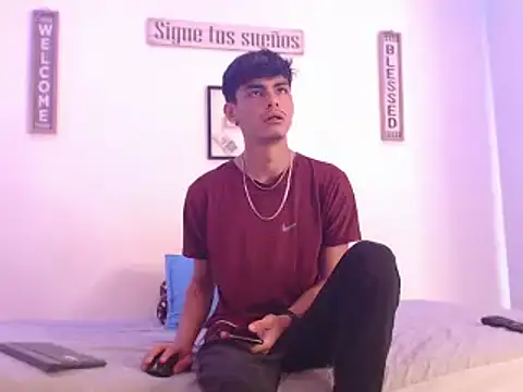 Snapshot of harrytomson_1 chatting on December 26, 9:26 pm harrytomson 1 online show from December 26, 9:26 pm