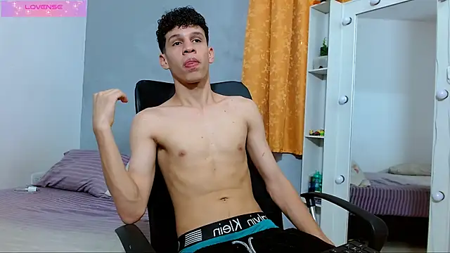 Snapshot of jeff_ross chatting on February 28, 8:07 pm jeff ross online show from February 28, 8:07 pm