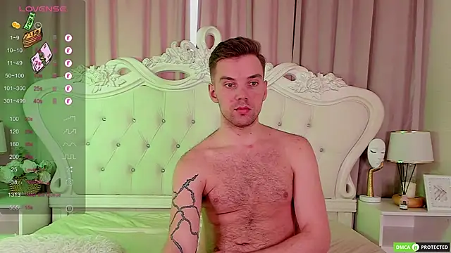 ArthurWhitee online show from November 6, 9:01 am