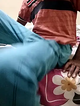 Snapshot of Chocolate_stud10 chatting on October 23, 9:40 pm Chocolate stud10 online show from October 23, 9:40 pm