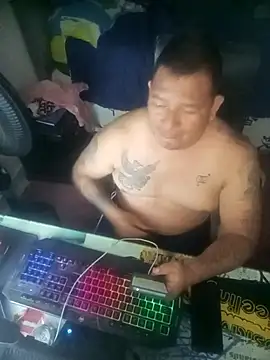 Snapshot of siatodo02 chatting on February 22, 3:45 am siatodo02 online show from February 22, 3:45 am