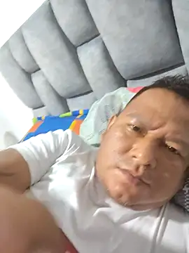 Snapshot of siatodo02 chatting on January 31, 12:06 am siatodo02 online show from January 31, 12:06 am